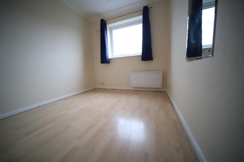 Bedroom 2.JPG