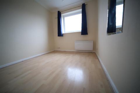 2 bedroom flat to rent, Hertford Road, Enfield