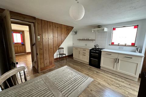 3 bedroom terraced house for sale - Castle Street, Carisbrooke