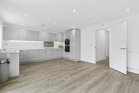5 Adeane Road, Sawston, Cambridge, CB22 3FN