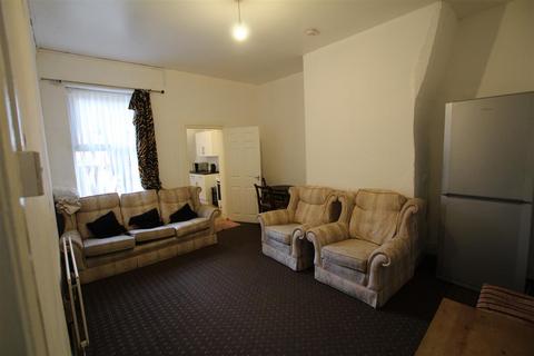 2 bedroom flat to rent, Northbourne Street, Newcastle upon Tyne NE4