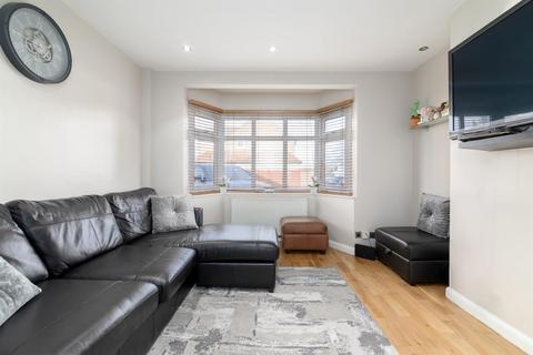 53 Oatlands Road, Enfield, EN3 5LL
