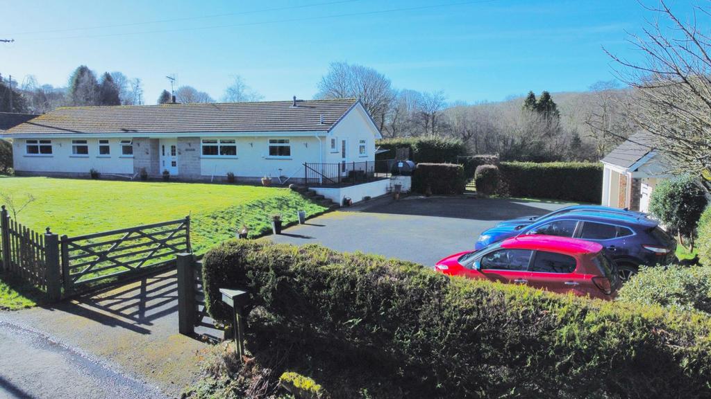 Cribyn, Nr Lampeter 5 bed bungalow for sale £395,000