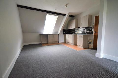 2 bedroom flat to rent, Larkstone Terrace, Ilfracombe