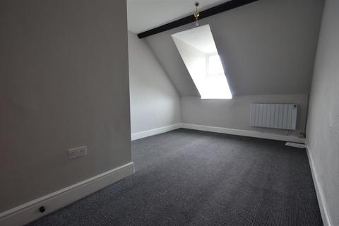 2 bedroom flat to rent, Larkstone Terrace, Ilfracombe