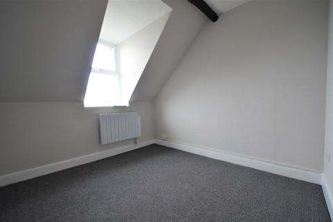 2 bedroom flat to rent, Larkstone Terrace, Ilfracombe