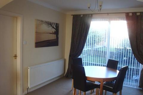 2 bedroom semi-detached house to rent, Highfield Drive, South Shields