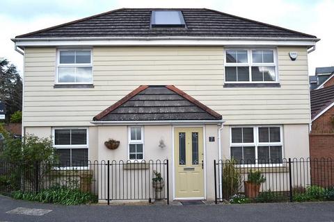 3 bedroom detached house for sale, Olvega Drive, Buntingford