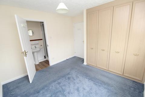 3 bedroom detached house to rent, Burrows Close, Leicester LE19