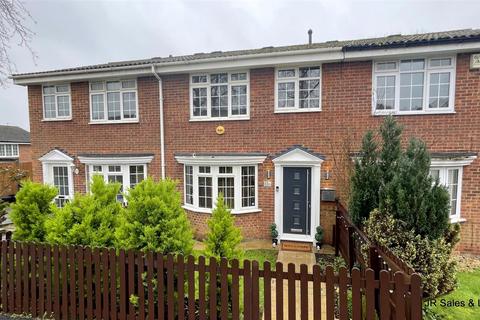 3 bedroom terraced house for sale, Smarts Green, West Cheshunt