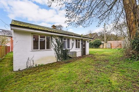 2 bedroom detached bungalow for sale - Spring Lease, Stoke, Andover