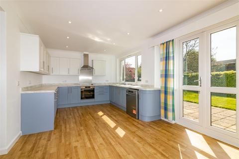 5 bedroom detached house to rent, Hattingley Farmhouse