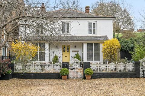 White Lodge Salisbury Road, Shrewton, Salisbury, SP3 4HZ