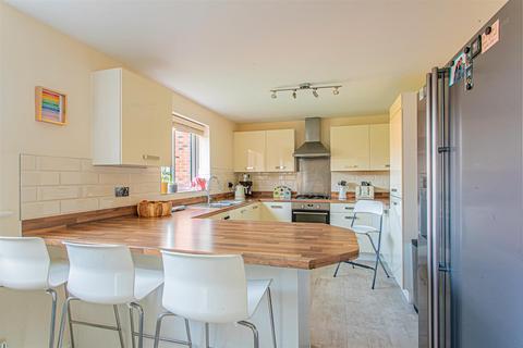 5 bedroom detached house for sale - Teachers Way, Melksham