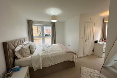 20 Chapman Avenue, Peterborough, PE3 6HH