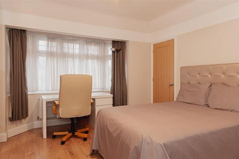 129 Winkworth Road, Banstead, SM7 2JW