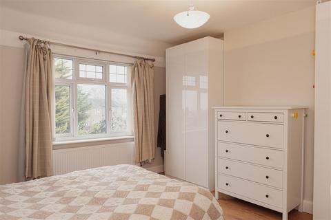 129 Winkworth Road, Banstead, SM7 2JW