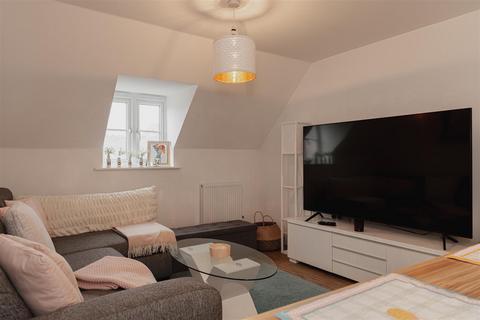 1 bedroom apartment for sale, Dover Road, Tadworth KT20