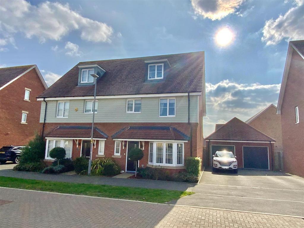 Pembroke Lane, Whitehouse 4 bed semidetached house for sale £485,000