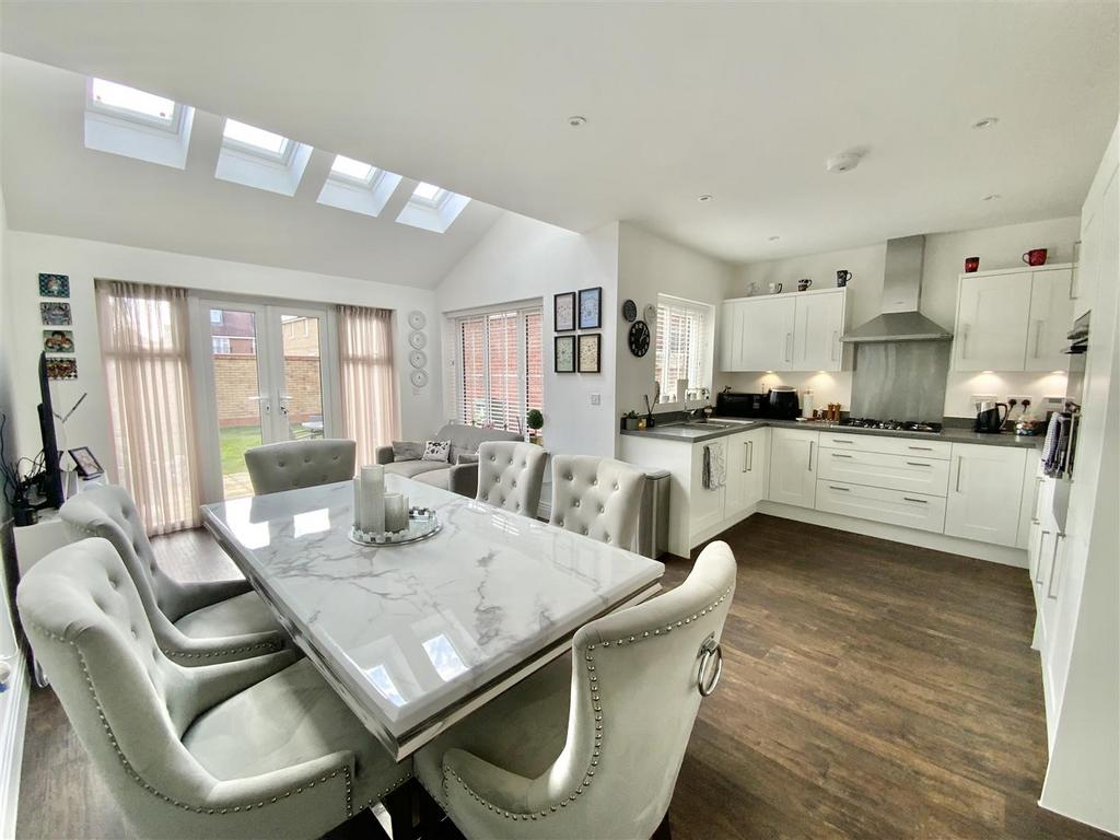 Pembroke Lane, Whitehouse 4 bed semidetached house for sale £485,000