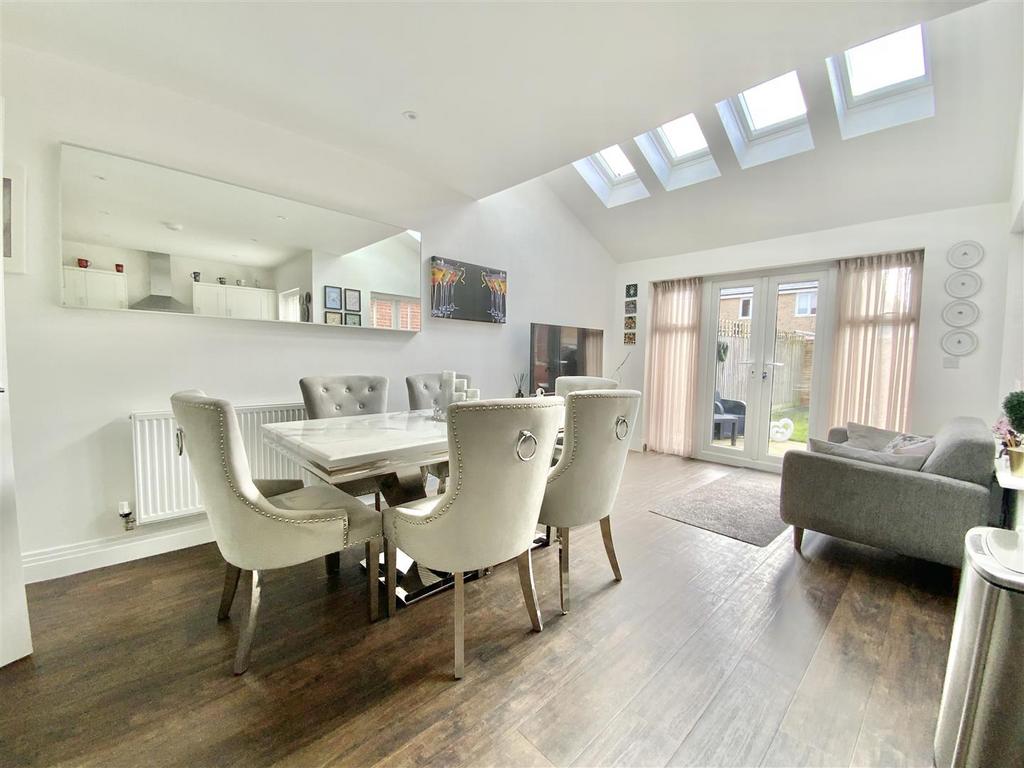 Kitchen/ Dining/ Family Room