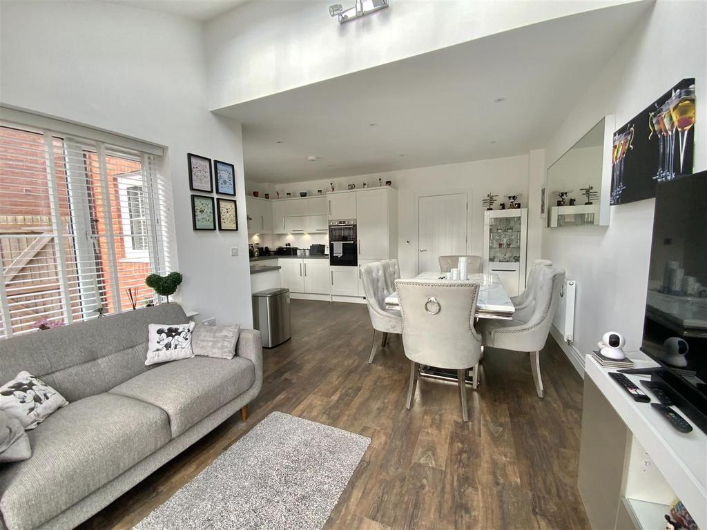 Kitchen/ Dining/ Family Room