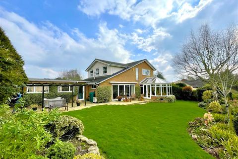 4 bedroom detached house for sale, Robins Field, Wansford