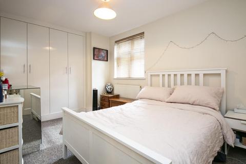 2 bedroom flat to rent - Cavendish Road, London SW12