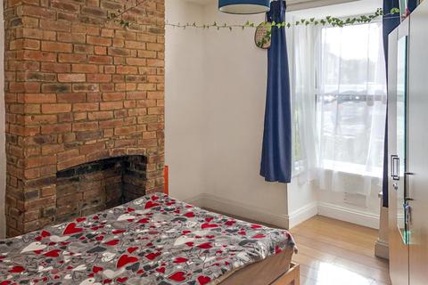 1 bedroom flat to rent, West Street, Aylesbury HP19