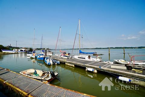 4 bedroom detached house for sale, Mistley Marina