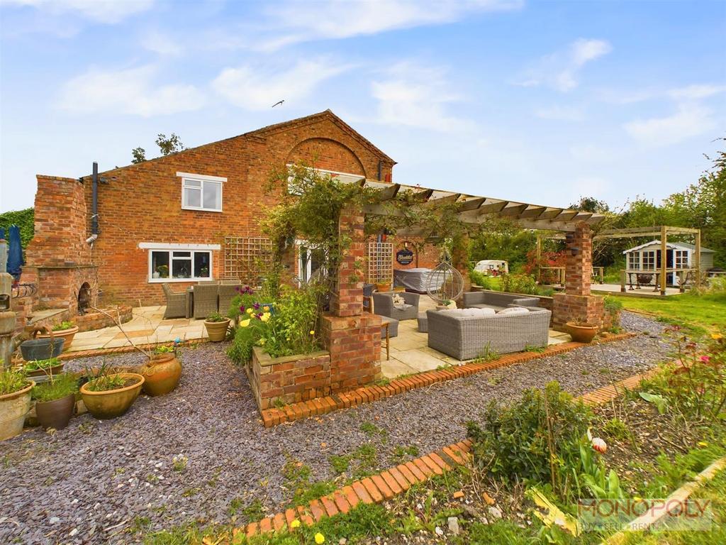 CAM03815 G0-PR0020-STILL011.jpg