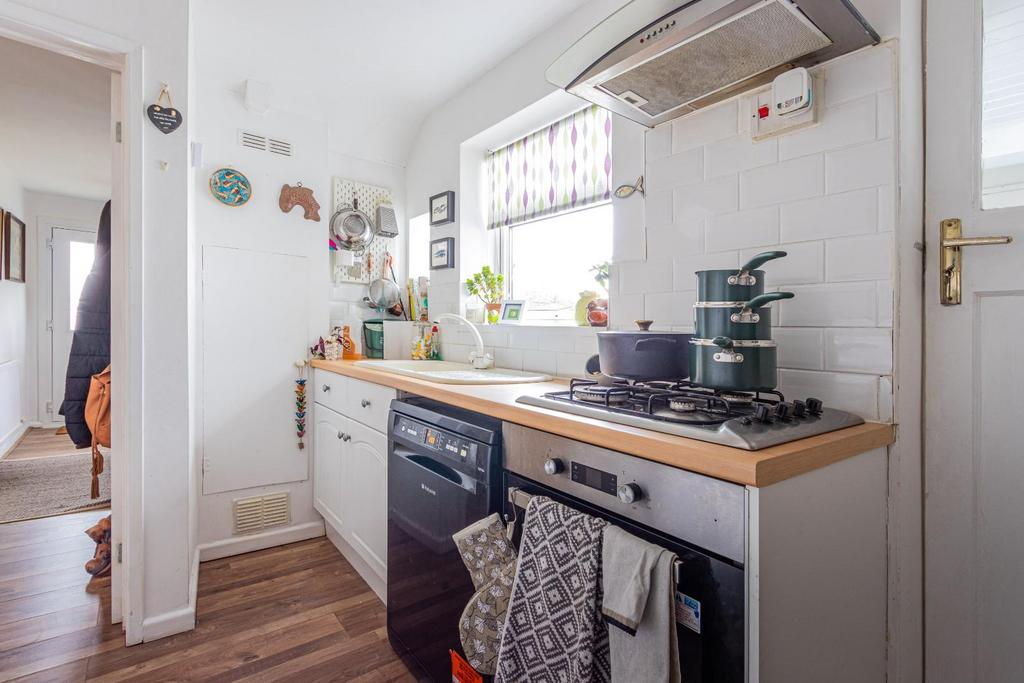 Laburnum Way 49-16.jpg