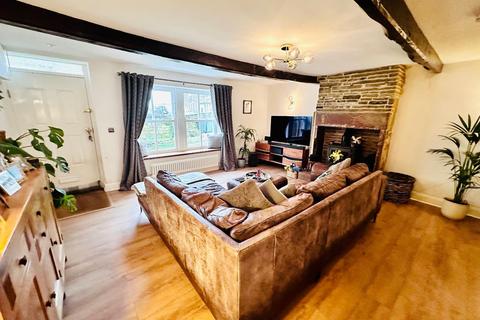 2 bedroom terraced house to rent, Crosland Hill Road, Huddersfield