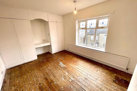 2 bedroom terraced house for sale, Cowcliffe Hill Road, Huddersfield