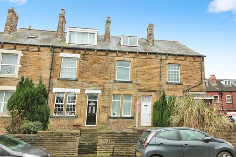 3 bedroom terraced house for sale, Carlton Lane, Leeds LS26