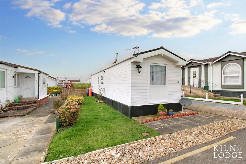 Royal Dunton Court, Lower Dunton Road, Dunton, Brentwood 1 bed park