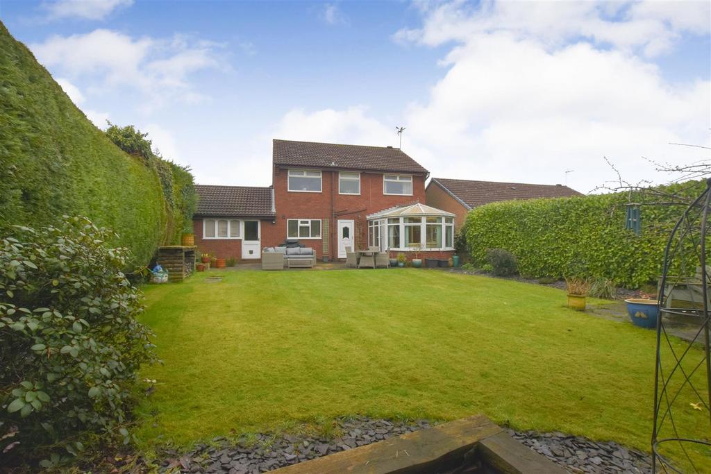 Glenfield Drive, Kirk Ella 4 bed detached house for sale £420,000