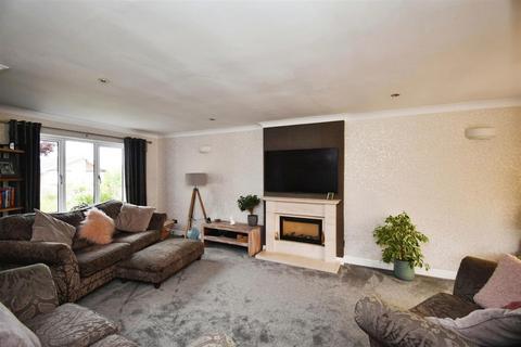 4 bedroom detached house for sale, Glenfield Drive, Kirk Ella