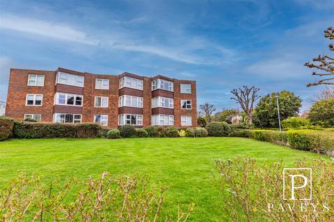3 bedroom apartment for sale, The Crescent, Frinton-On-Sea