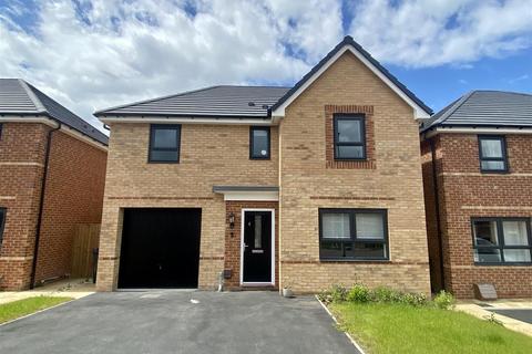 4 bedroom detached house to rent, Woodhouse Drive, Waverley, Rotherham