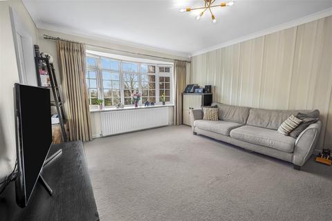 2 bedroom apartment for sale, Richmond Court, Bowdon Altrincham WA14