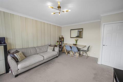 2 bedroom apartment for sale, Richmond Court, Bowdon Altrincham WA14