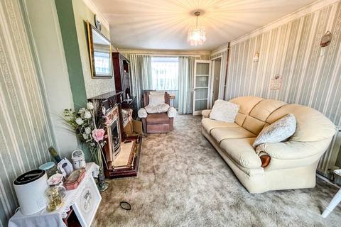 3 bedroom end of terrace house for sale, Heapham Crescent, Gainsborough