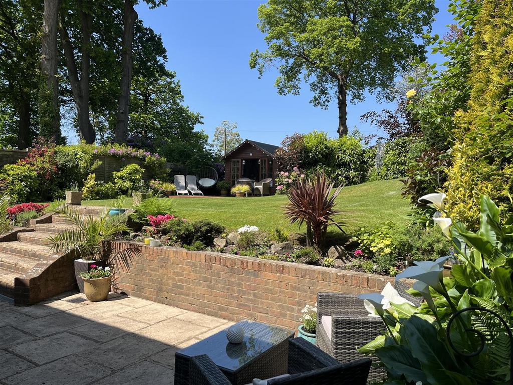 Pilgrims Way, Hastings 5 bed detached house for sale £650,000