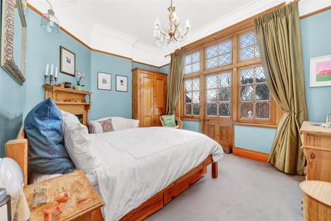 2 bedroom flat for sale, Heathfield Park, London NW2