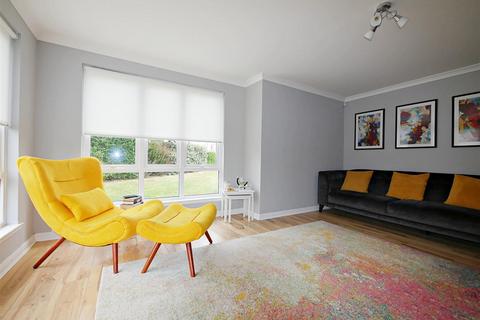 2 bedroom flat to rent, Bathlin Crescent, Moodiesburn, Glasgow