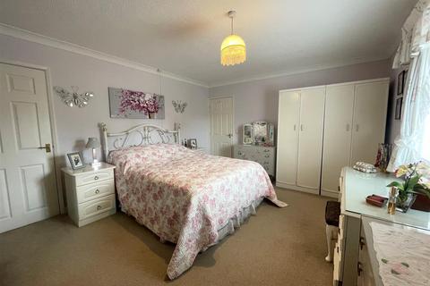 2 bedroom flat for sale, The Balk, Pocklington, York