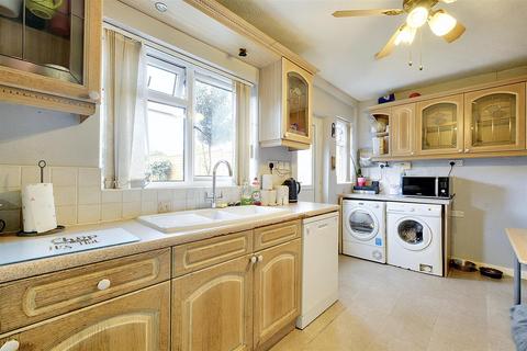 2 bedroom terraced house for sale, Woodside Road, Lenton Abbey