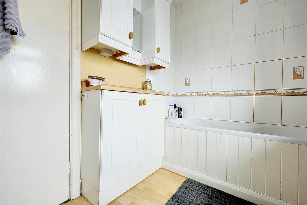 Bathroom 2.jpeg