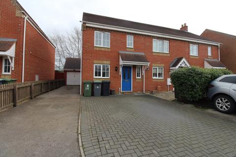 3 bedroom end of terrace house to rent - Brunel Drive, Biggleswade, SG18